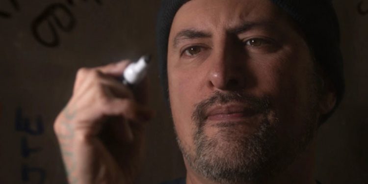 45 dil biliyor, 16'sında kusursuz; ABD'li halı yıkamacısının beyni incelemeye alındı