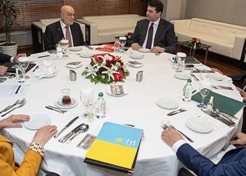 6 muhalefet partisi, 'güçlendirilmiş parlamenter sisteme geçiş' planı için komisyon kurdu