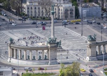 AB, üye bir ülkeye ilk kez cezai işlem başlattı: Macaristan'a mali yardımlar kesilebilir