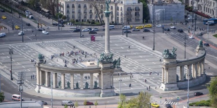 AB, üye bir ülkeye ilk kez cezai işlem başlattı: Macaristan'a mali yardımlar kesilebilir