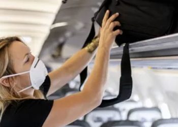 ABD'de federal yargıç uçaklarda maske zorunluluğu kararını bozdu