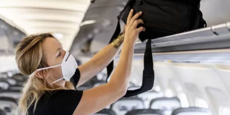 ABD'de federal yargıç uçaklarda maske zorunluluğu kararını bozdu