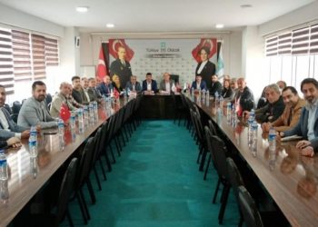 AK Parti'den istifa eden 412 kişi İYİ Parti'ye ge&ccedil;ti