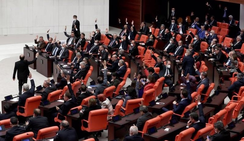 AKP ve MHP, yoksulluğun ve zamların araştırılması önergesini reddetti