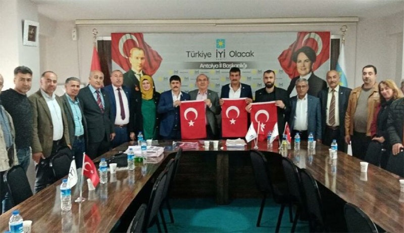 AKP'den istifa eden 412 kişi İYİ Parti'ye geçti