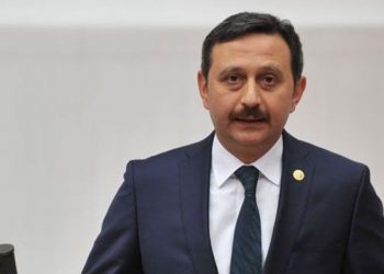 AKP'li vekil, Anayasa Mahkemesi'ni 'ihanetle' suçladı