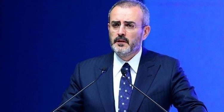 AKP'li Ünal: Ortaokulda 'Pis faşist' diyerek bana dayak attılar