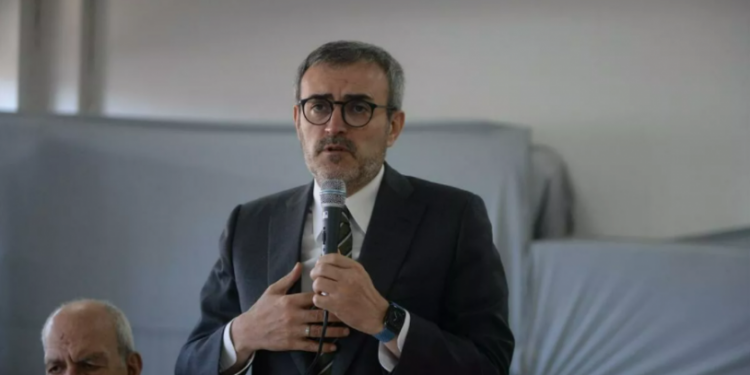 AKP’li Mahir Ünal: Ortaokula giderken ‘Pis faşist’ diyerek bana dayak attılar