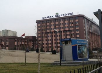 AKP’li belediye başkanı aile fertlerini işe aldı