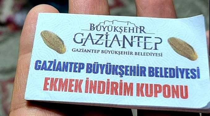 AKP’li belediyeden ‘indirim kuponu’: ‘Bu ekmek karnesidir’