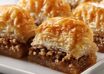 AKP’li belediyenin 6 bin kiloluk baklava ihalesi AKP’li isme gitti