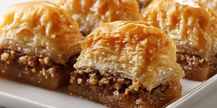 AKP’li belediyenin 6 bin kiloluk baklava ihalesi AKP’li isme gitti