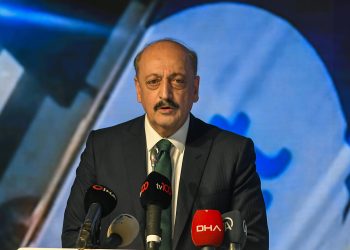 AKP’li vekilden Bakan Bilgin’e eleştiri: Telefon üstüne telefon geliyor