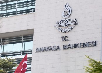 AYM: KHK’lı öğretmenin özel okulda çalışmasının yasaklanması hak ihlali