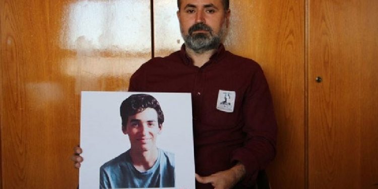 Acılı baba, Adalet Bakanı Bozdağ’a seslendi: ‘Soruyorum sana bu hangi vicdana sığar?’