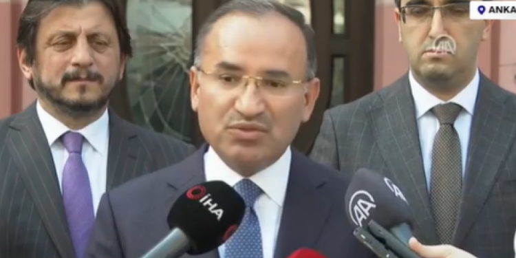 Adalet Bakanı Bekir Bozdağ, skandal Gezi kararları hakkında konuştu; kararlara tepki gösterenleri hedef aldı