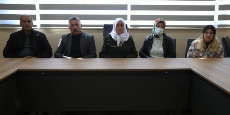 Adalet Nöbeti: Tutukluların sesi olalım