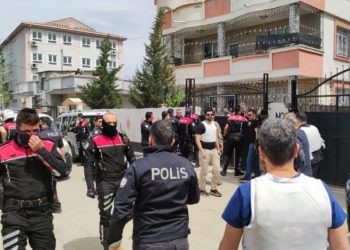 Adana’da polise silahlı saldırı