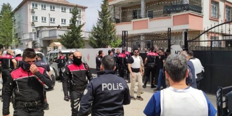 Adana’da polise silahlı saldırı