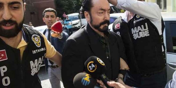 Adnan Oktar başka bir cezaevine uçakla nakledildi