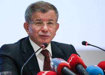 Ahmet Davutoğlu: Biz siyaseti kitapla buluşturmaya geliyoruz