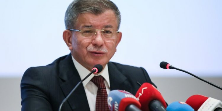 Ahmet Davutoğlu: Biz siyaseti kitapla buluşturmaya geliyoruz