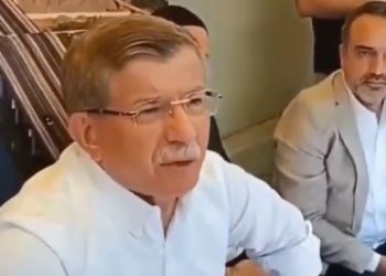 Ahmet Davutoğlu: İtiraz etmeseydim, milyarlarıma milyar katardım benden sonraki başbakan gibi