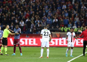 Ahmet Çakar: Türkiye'nin en büyük maçında hakem net bir kural hatası yaptı