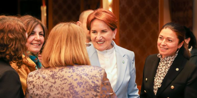 Akşener: Partili cumhurbaşkanlığı Türkiye’yi yok etme yolunda gidiyor