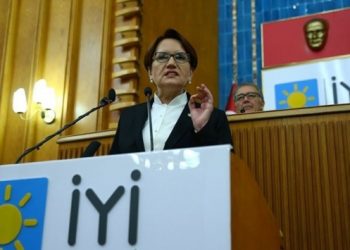 Akşener, &lsquo;Gezi&rsquo;ye sahip &ccedil;ıktı: Kahrolsun istibdat, kahrolsun zul&uuml;m!