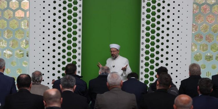 Ali Erbaş: ‘Bize bakıp da Müslümanlıktan soğuma olursa bunun vebalini biz taşıyamayız’