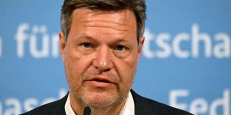 Almanya, Rusya'ya enerji ambargosu çağrılarına yine olumsuz yanıt verdi