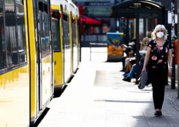 Almanya karantina zorunluluğunu kaldırıyor