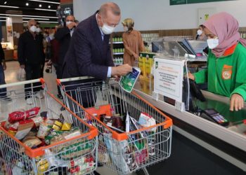 Almanya’da 3 yıl önceki alışverişin aynısını yapanlar sadece 3 Euro fark ödedi! Türkiye’de ise ürünler 7 ayda yüzde 100 zamlandı