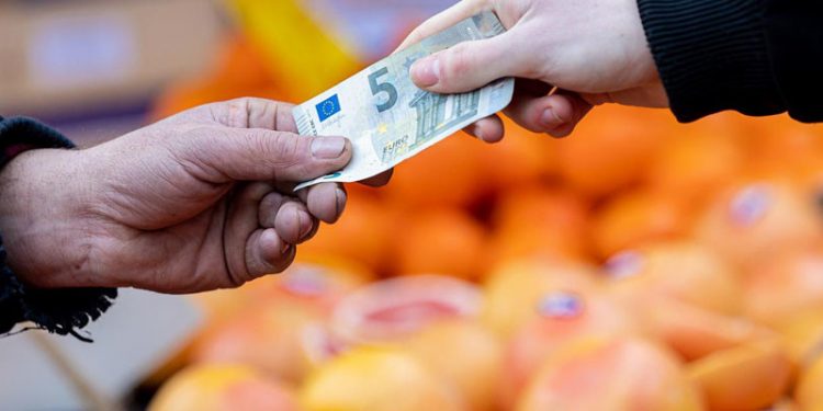 Almanya’da enflasyon son 40 yılın zirvesinde