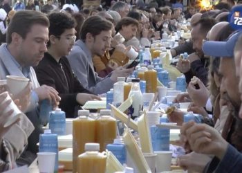 Amsterdam Belediye Başkanı Halsema: İftar masası etrafında toplanmaktan çok mutluyum