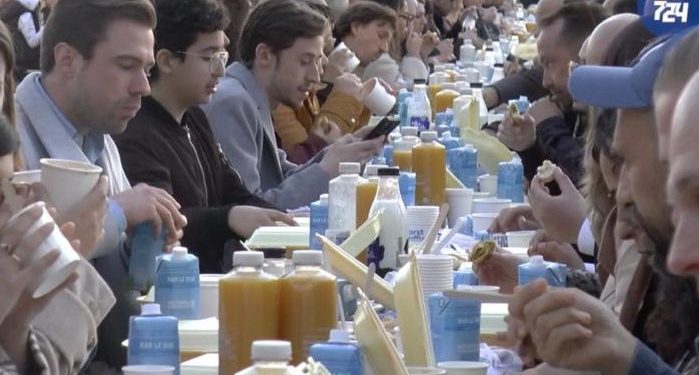 Amsterdam Belediye Başkanı Halsema: İftar masası etrafında toplanmaktan çok mutluyum