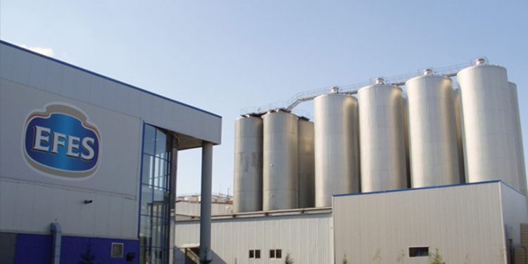 Anadolu Efes, Rusya ve Ukrayna'daki ortağı AB InBev ile hisse satışını görüşüyor