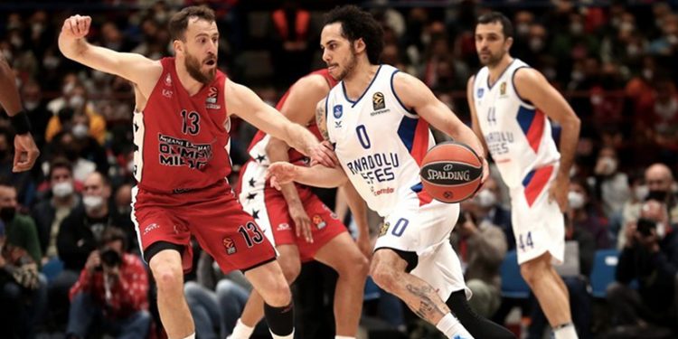 Anadolu Efes, İtalya'da kaybetti; seri 1-1'e geldi
