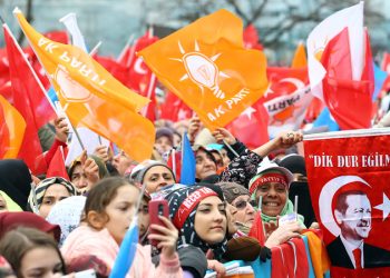 Araştırma: AKP’li seçmenin yüzde 41’i giderlerini karşılayamıyor