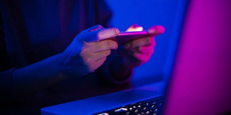 Araştırma: Düşük elektrik faturası için laptopunuzu ve modeminizi fişten çıkartın