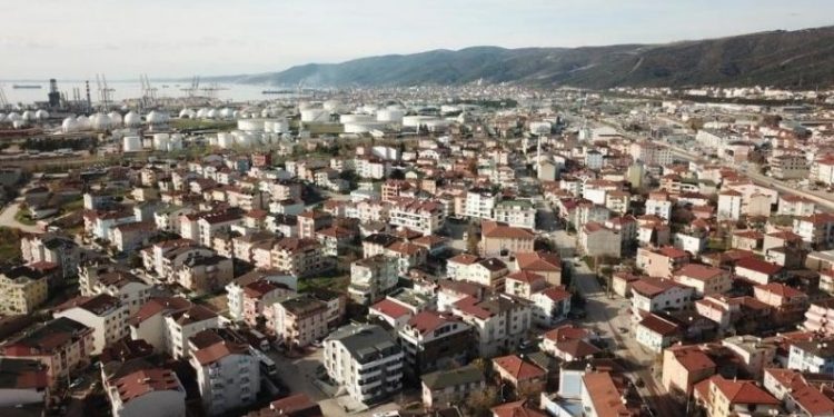 Asgari ücretli 'yarım metrekare ev' bile alamıyor