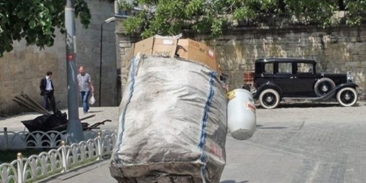 Atık toplayıcıları için üniforma ve kimlik belgesi zorunluluğu getiriliyor