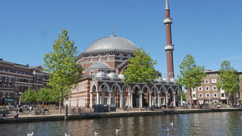 Avrupa'nın ırkçıları Ramazan'da provokasyona hazırlanıyor: Cami önlerinde domuz pişirecekler