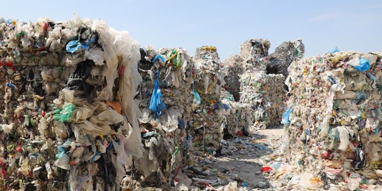 Avrupa’nın 3 kamyon çöpünden biri Türkiye’ye geliyor