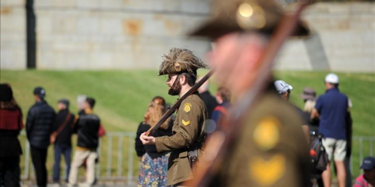 Avustralya ve Yeni Zelanda'da milyonlarca Anzak, Çanakkale'de hayatını kaybeden atalarını andı