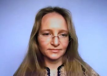 Avustralya'dan, Putin'in kızlarına ve 144 Rus senatörüne yaptırım