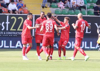 Aytemiz Alanyaspor 1-3 Fraport TAV Antalyaspor (Maç sonucu)