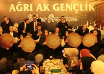 Ağrı Belediye Başkanı Sayan’dan şatafatlı sahura, ‘sahte’ faturayla savunma
