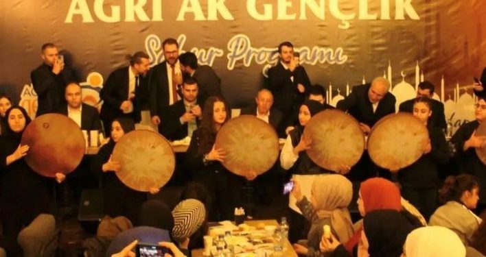Ağrı Belediye Başkanı Sayan’dan şatafatlı sahura, ‘sahte’ faturayla savunma